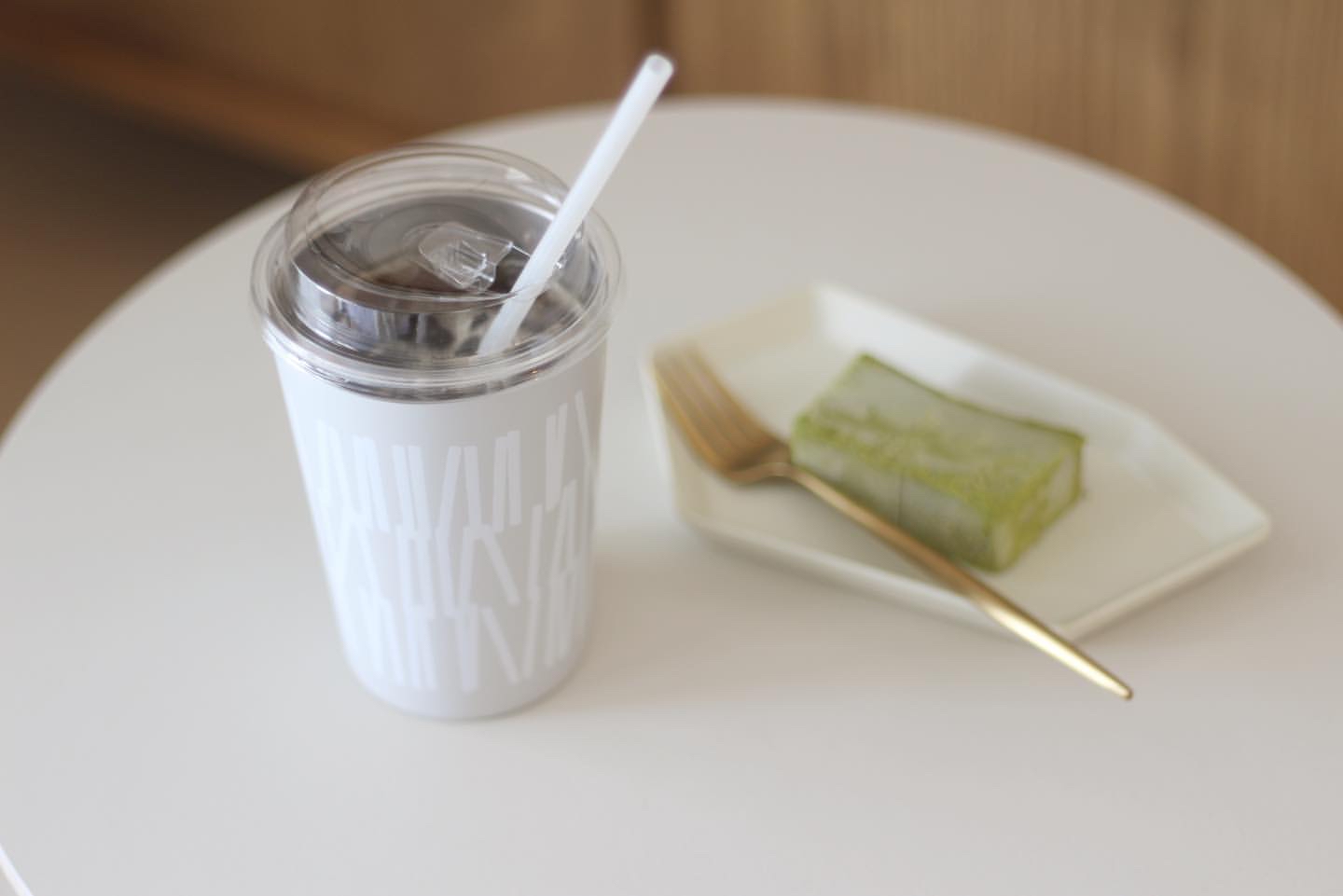 コンビニコーヒーそのままIN。飲み切るまで氷が生きてる幸せ♪ 保冷タンブラー愛用インスタグラマーさんのリアルレポ♪