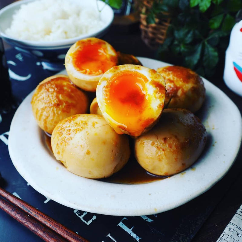 家族から大絶賛！カレー味でご飯にもお酒にもばっちり合う「味付け卵」3選
