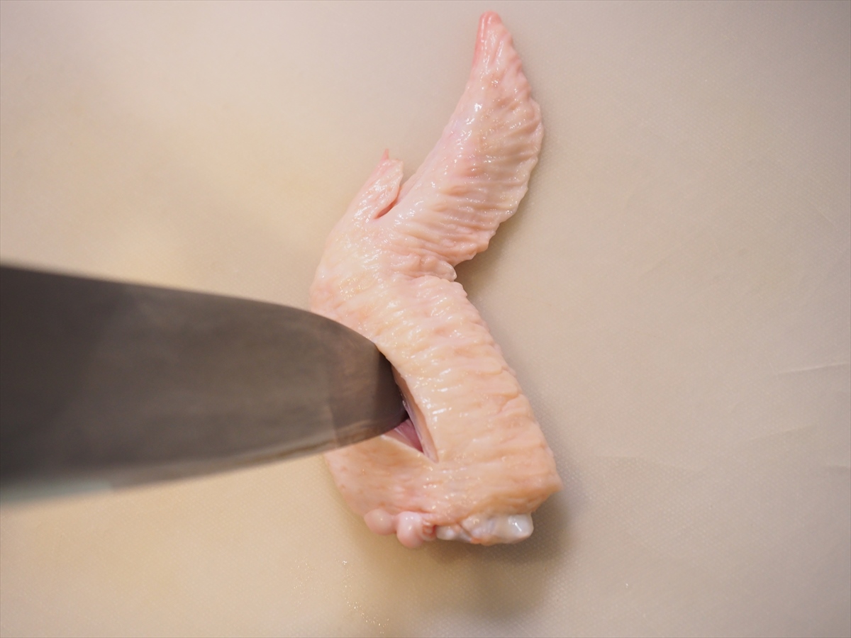 手羽先のにんにく旨塩焼鳥
