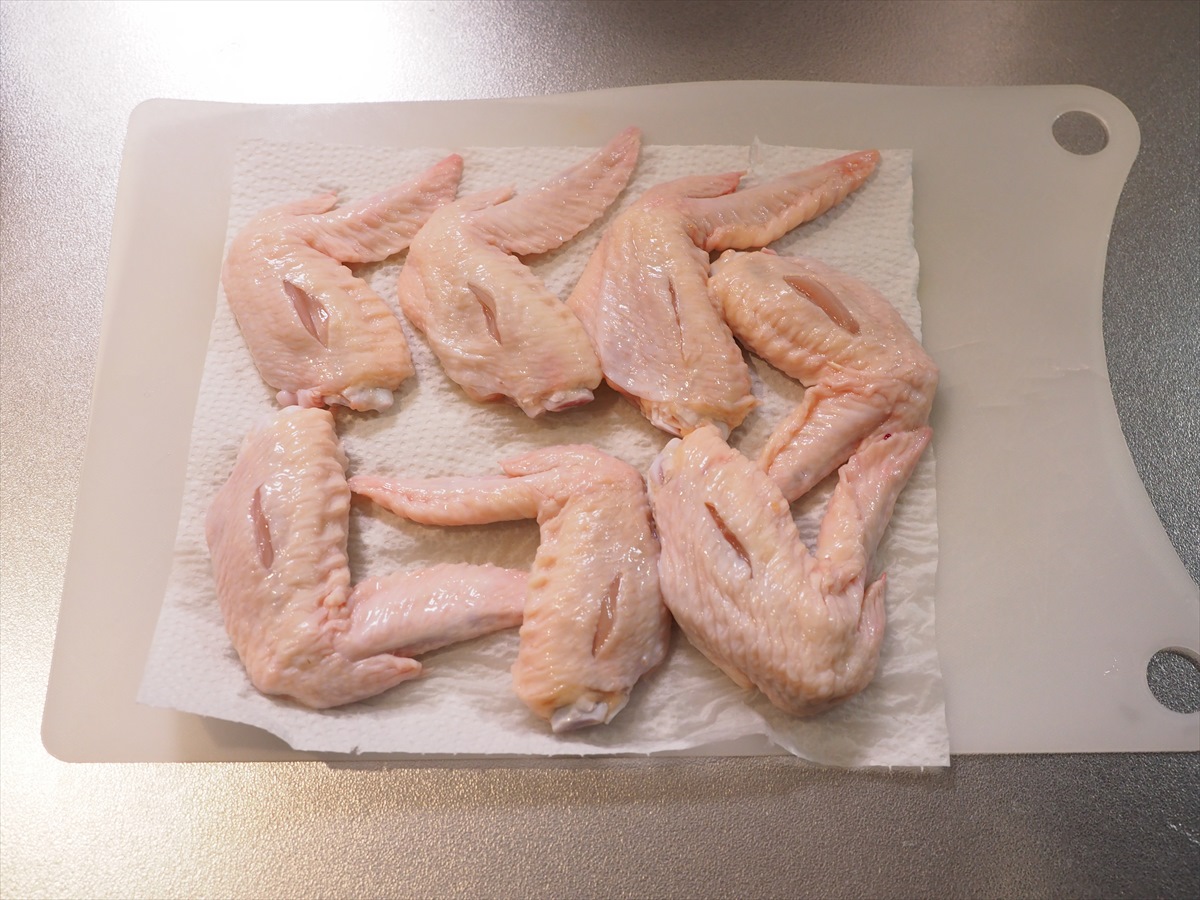 手羽先のにんにく旨塩焼鳥