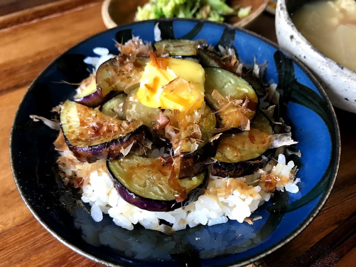 ナスのおかかバター丼写真