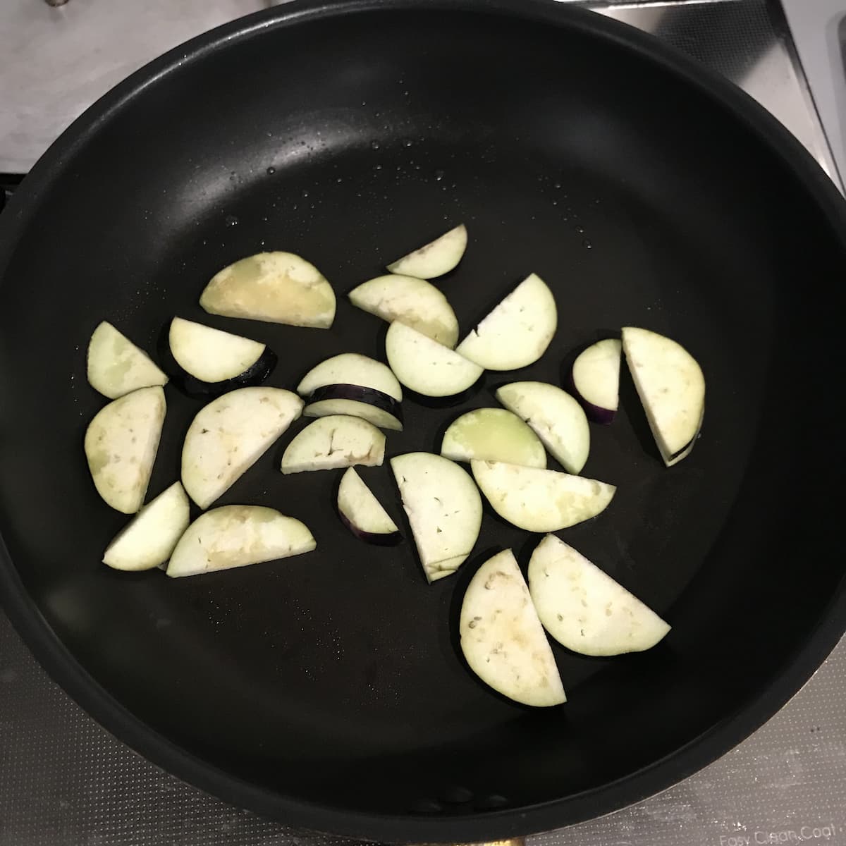 ナスを焼いてるところ