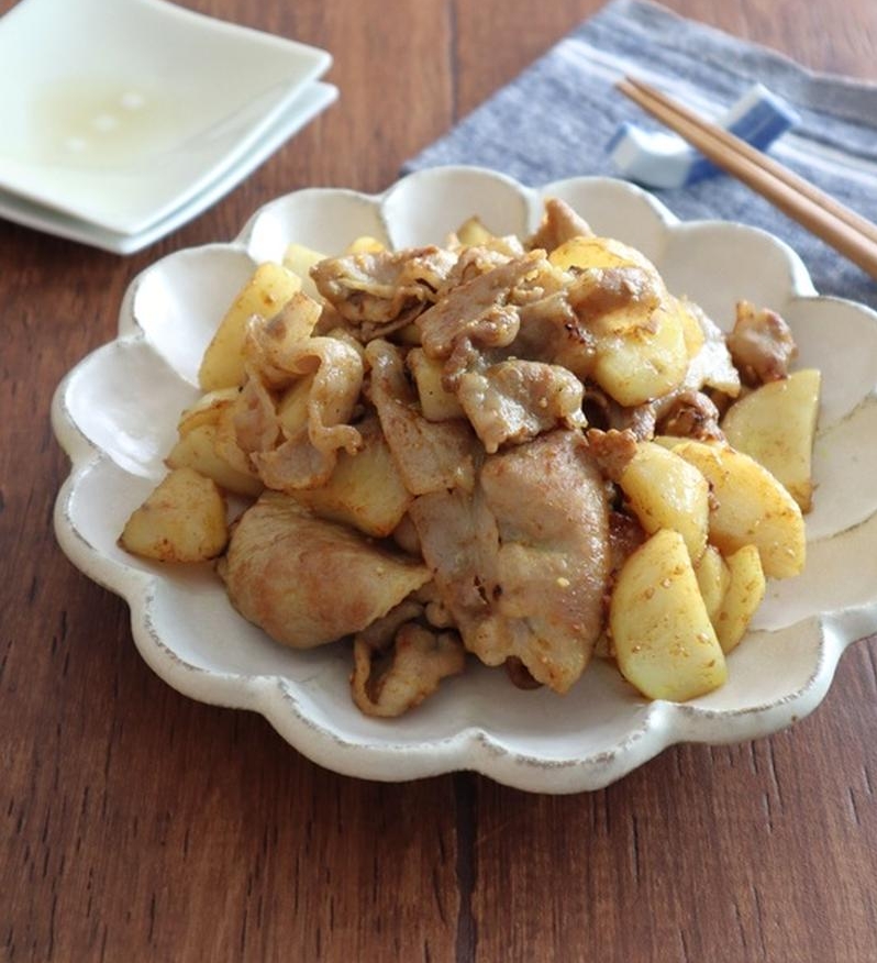 お財布にやさしい♪ご飯がすすむ「豚こまのカレー炒め」3選