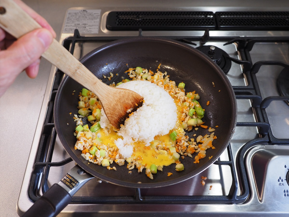 アスパラチキンチャーハン