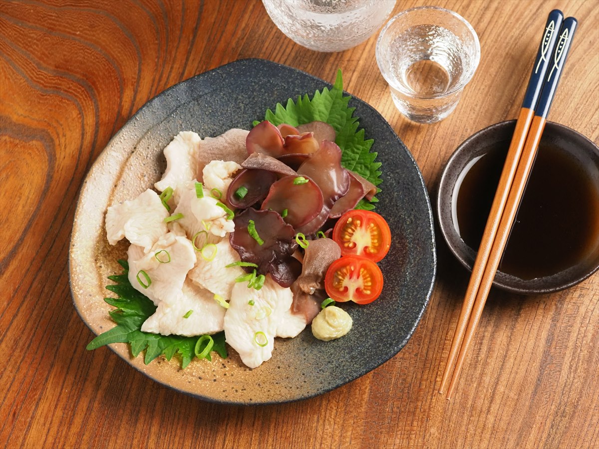 水晶鶏と生きくらげの刺身風