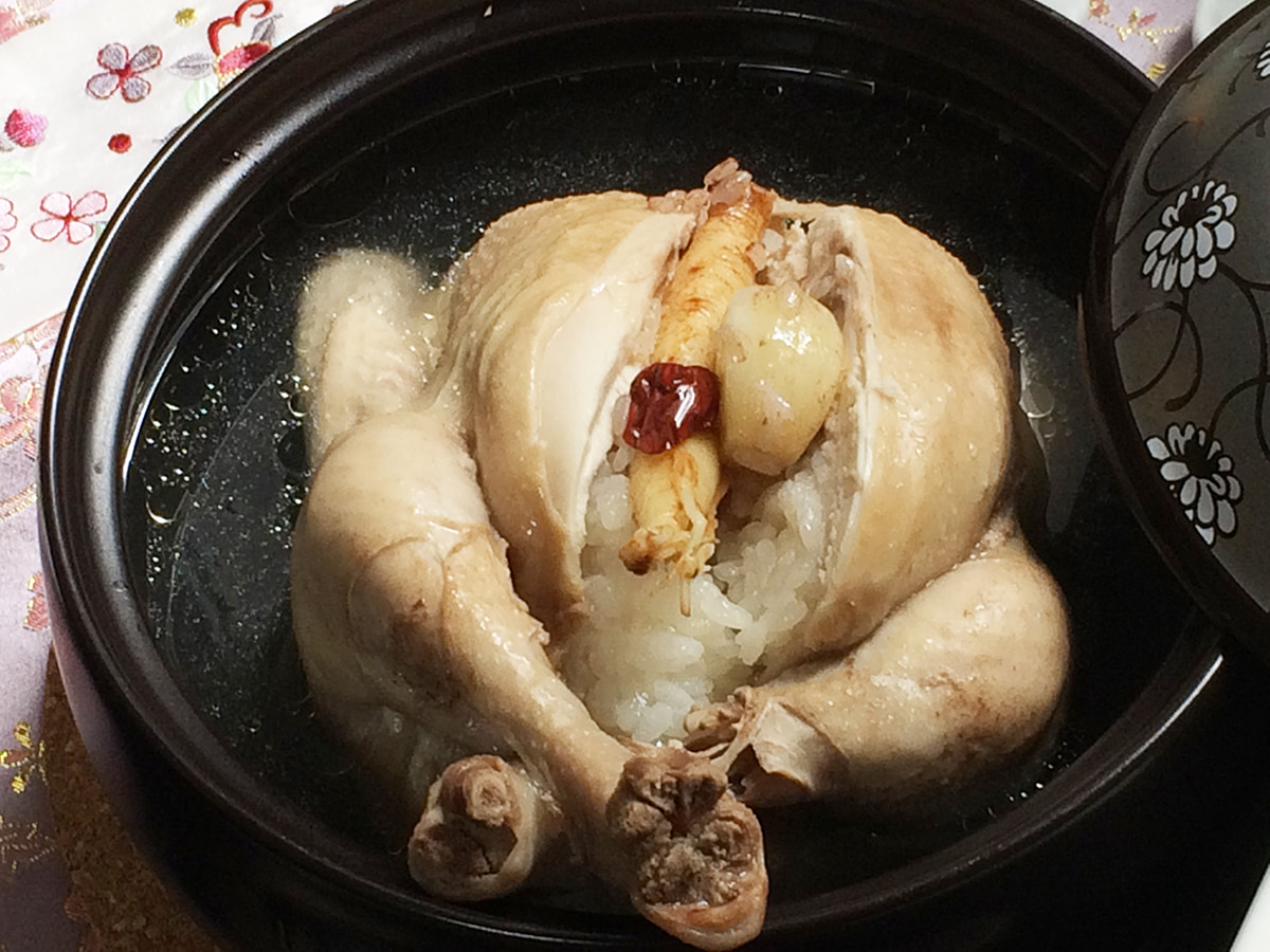 参鶏湯（サムゲタン）