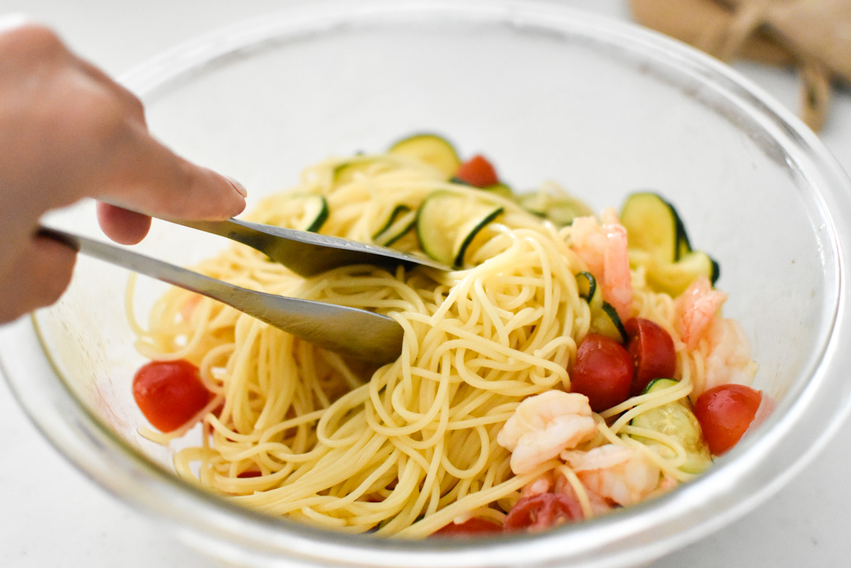 パスタ混ぜる