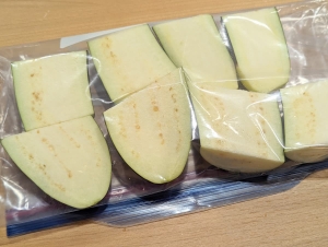 なすをカットして冷凍する方法3