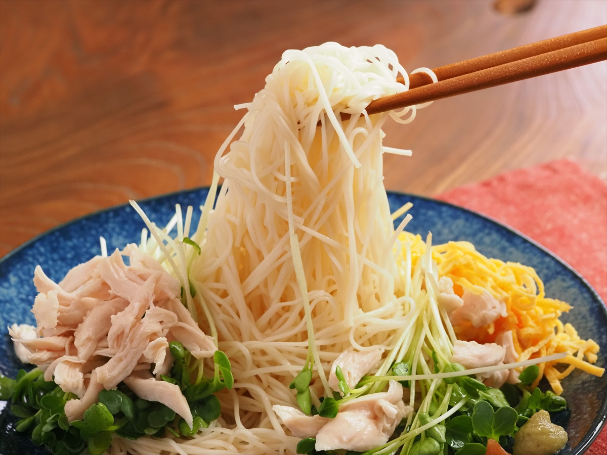 ささみと錦糸卵の親子冷やしそうめん