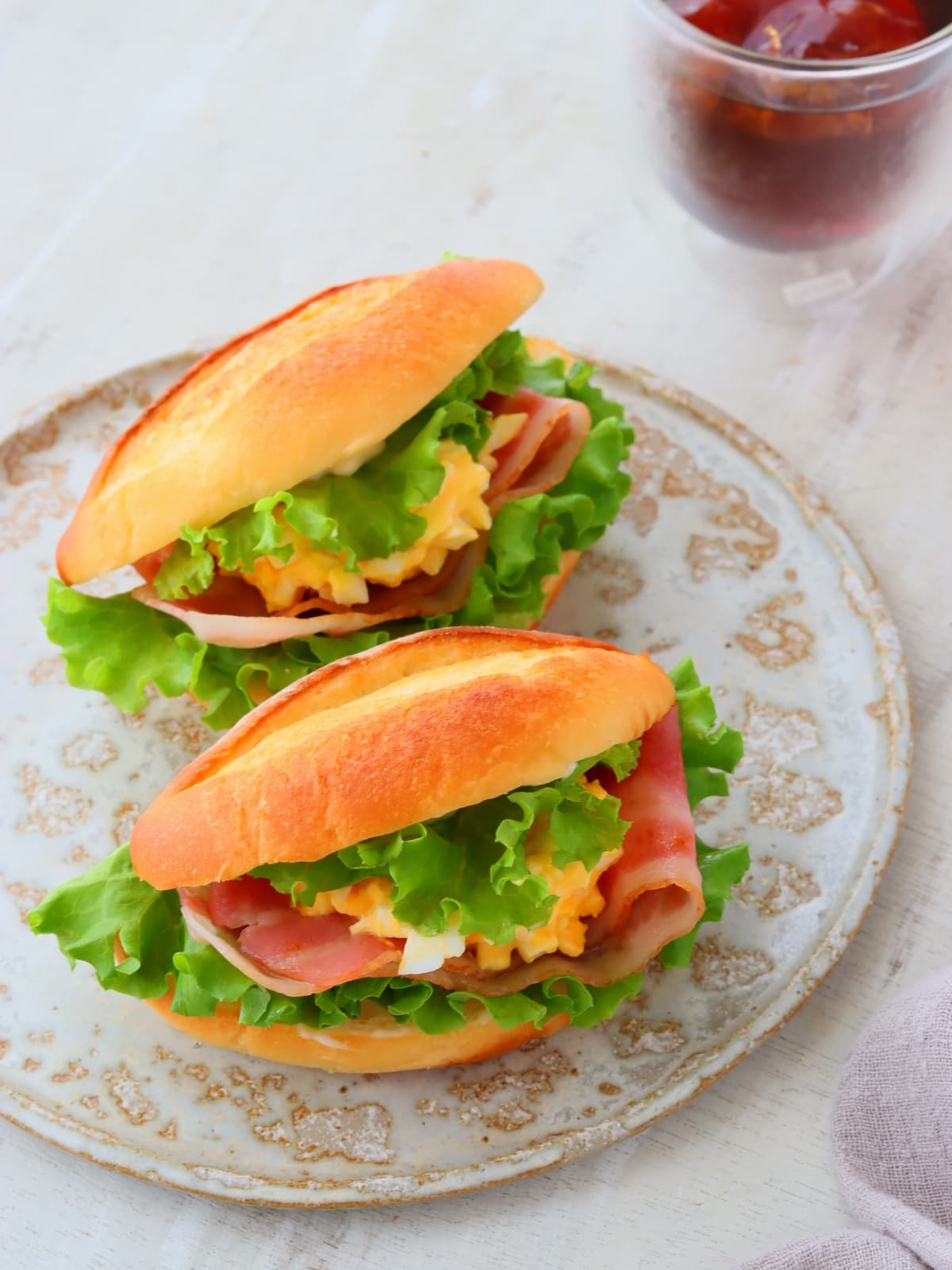 塩バタークッペでサンドイッチ