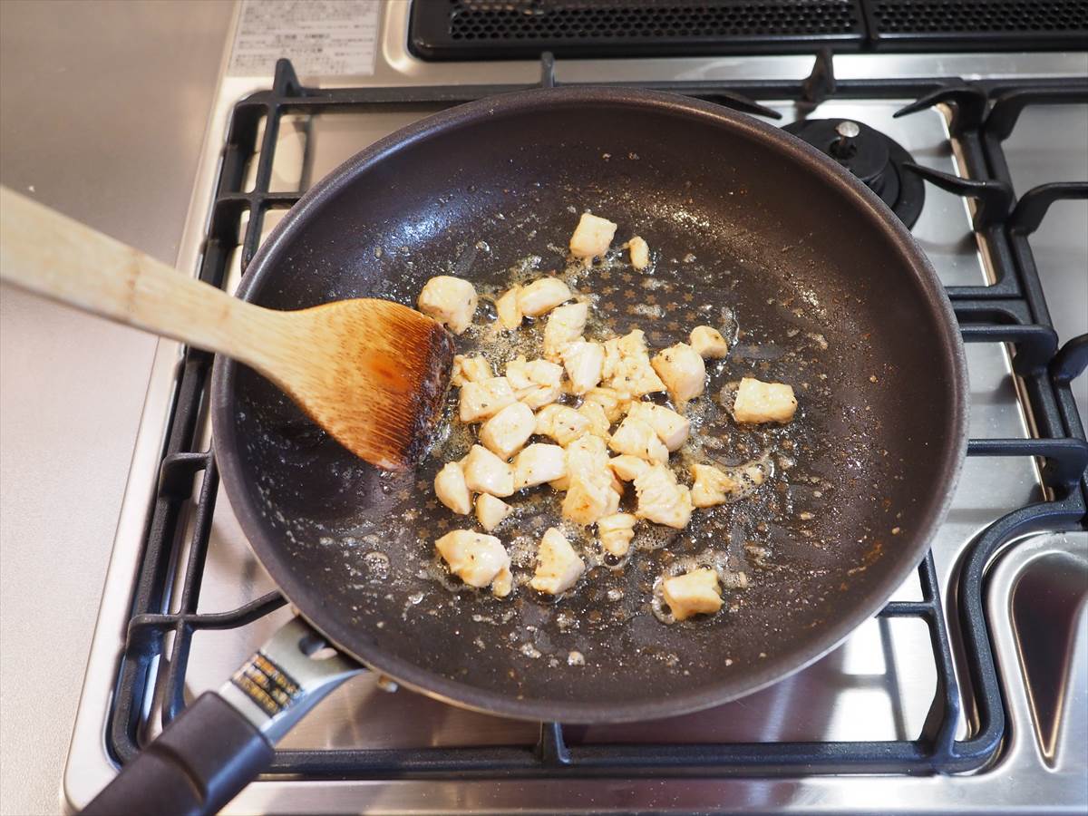 ごろごろ鶏むね肉とブロッコリーのかさ増しチャーハン