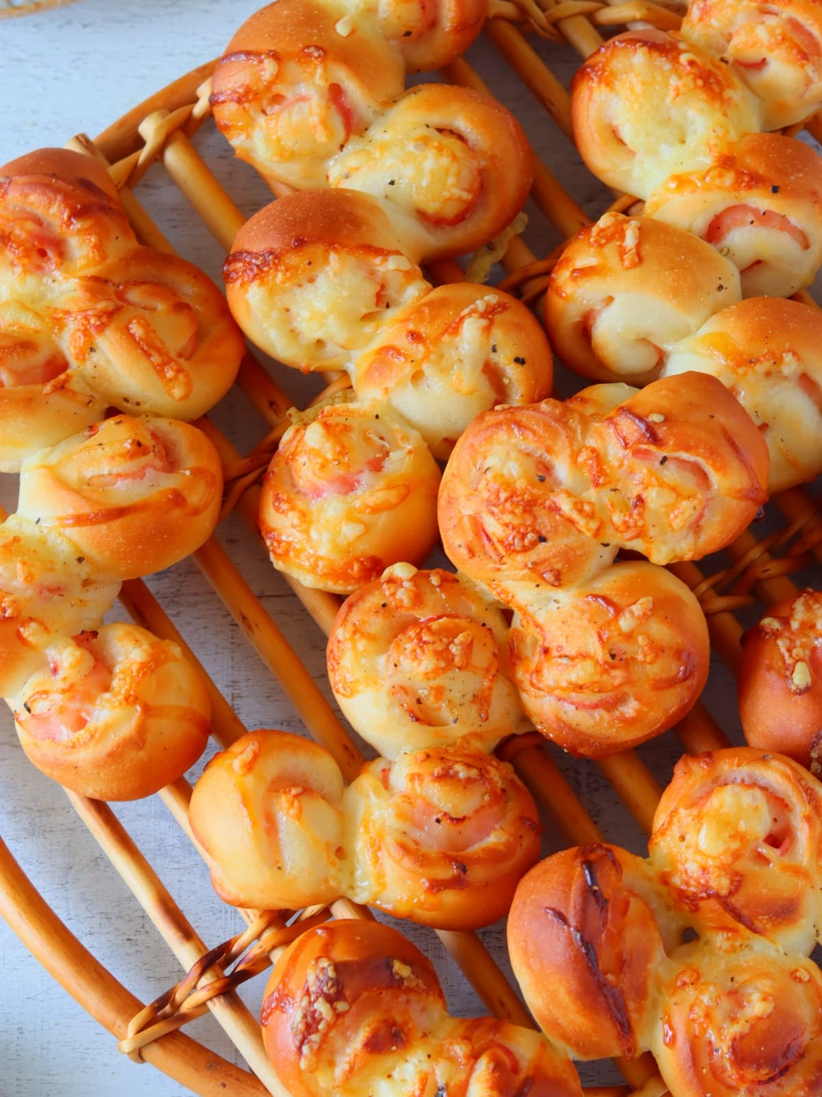 ベーコンチーズのソフトエピ焼き上がり寄り