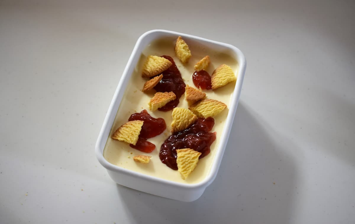 いちごのクッキーのバニラアイス