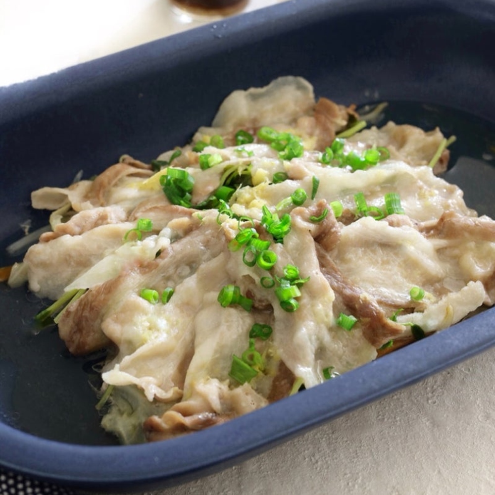火を使わずにかんたんメイン！「豚バラ肉と野菜のレンジ蒸し」