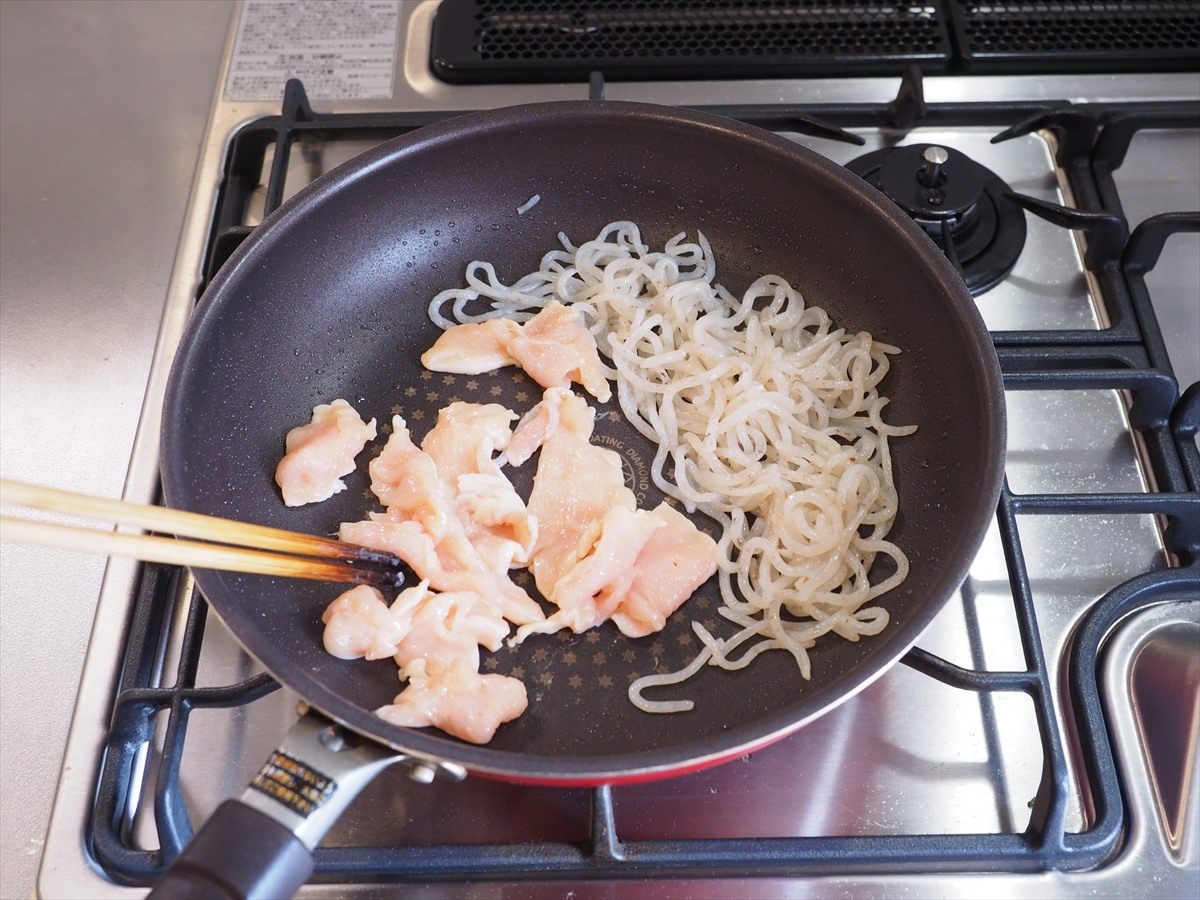 鶏むね肉とこんにゃくのかさ増し焼きそば