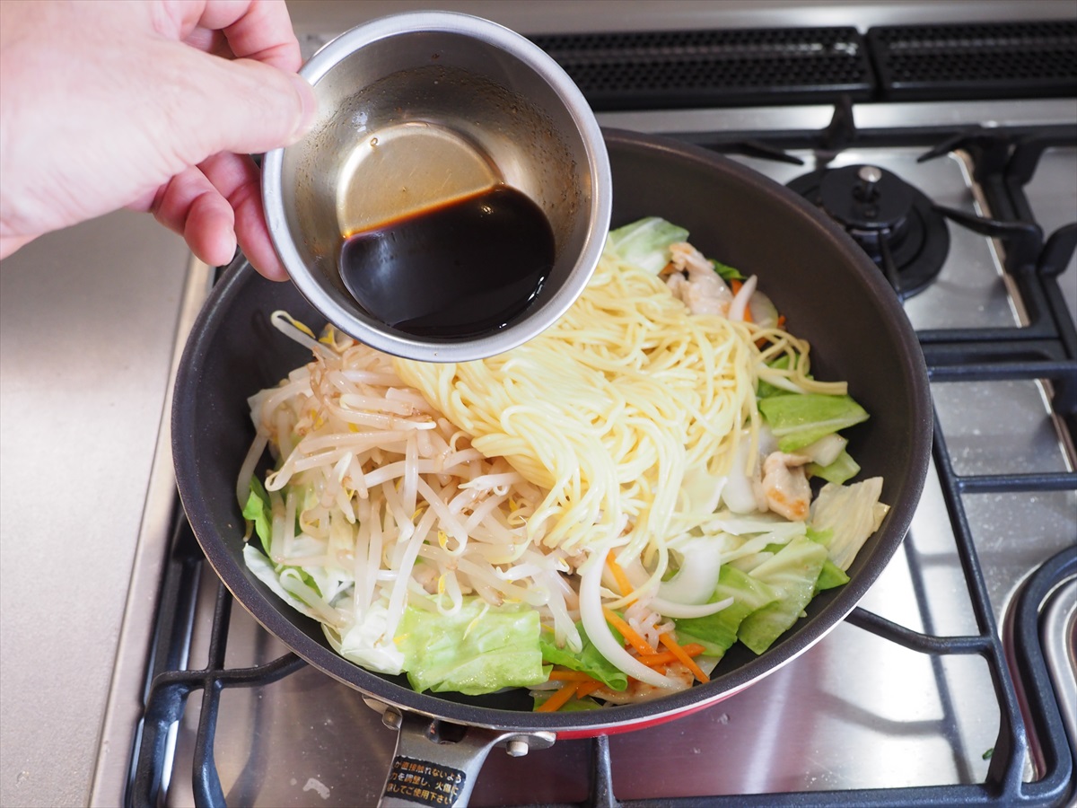 鶏むね肉とこんにゃくのかさ増し焼きそば