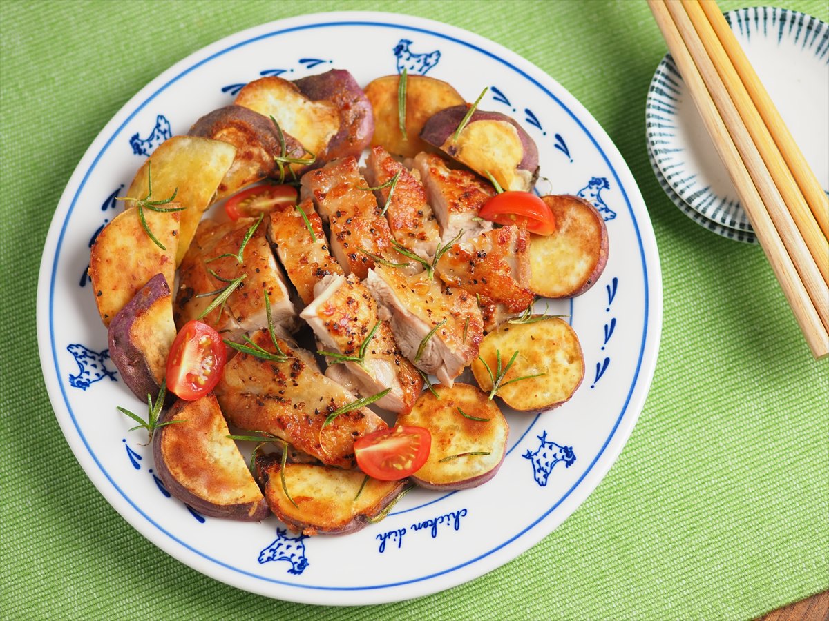 鶏もも肉とサツマイモのローズマリー焼き