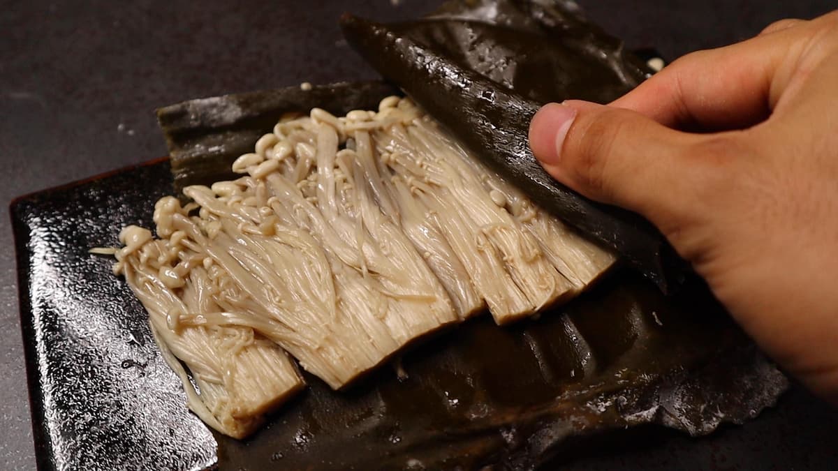 調理時間4分！シンプルなのに爆発的に旨い「えのきの昆布締め」の作り方