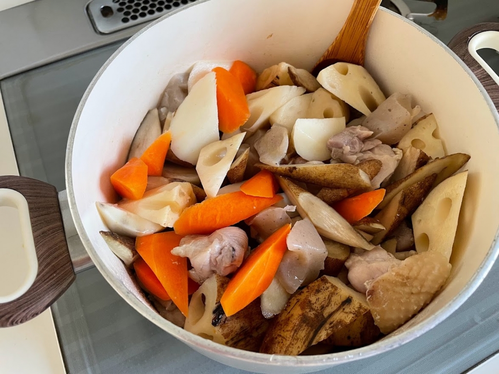 材料を炒める