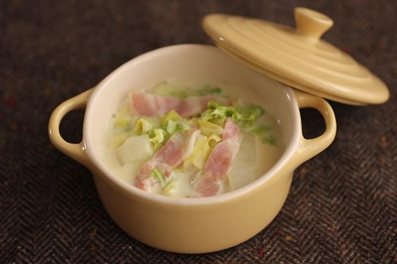 使い切りにも便利!白菜とベーコンのあったかスープ5選