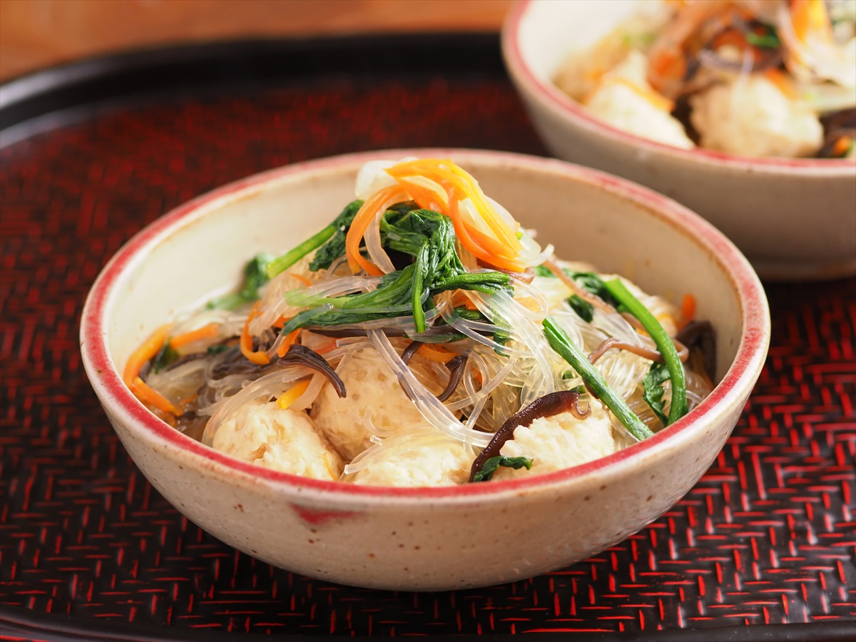 鶏むね肉団子と春雨の食べるスープ