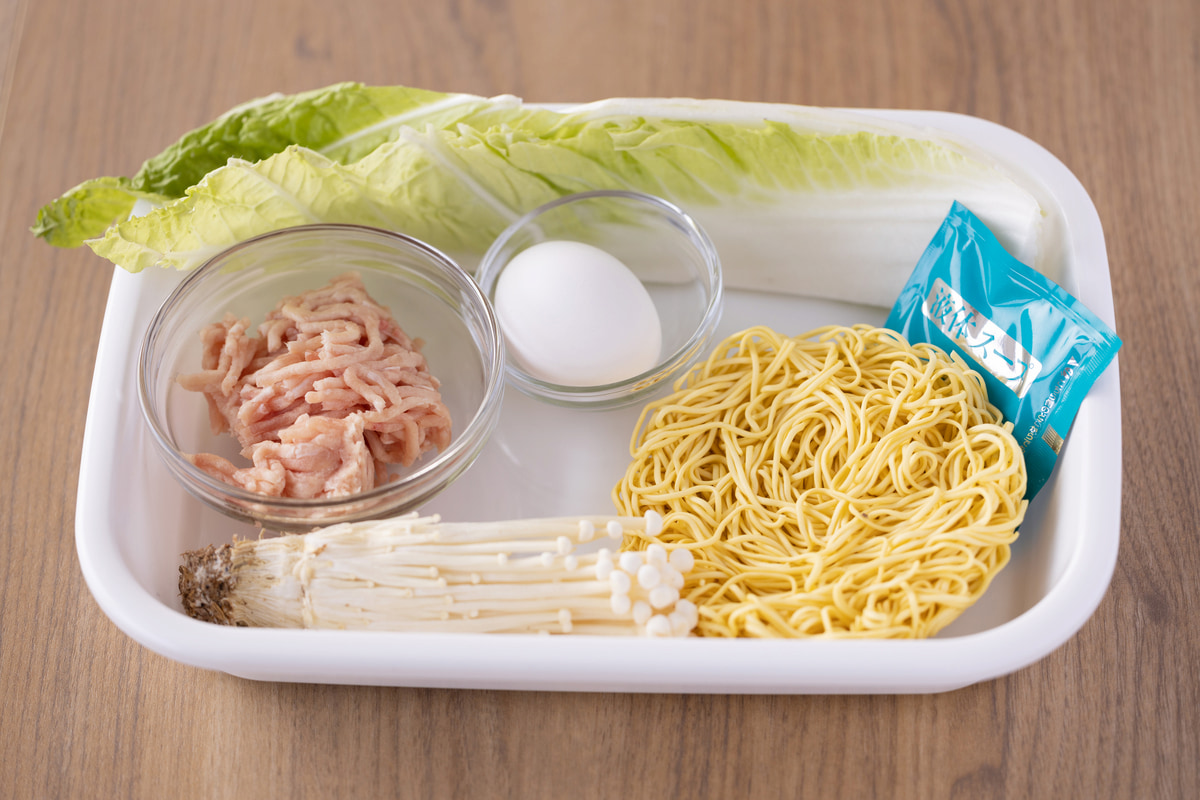 えのき肉団子の塩ちゃんこラーメン材料