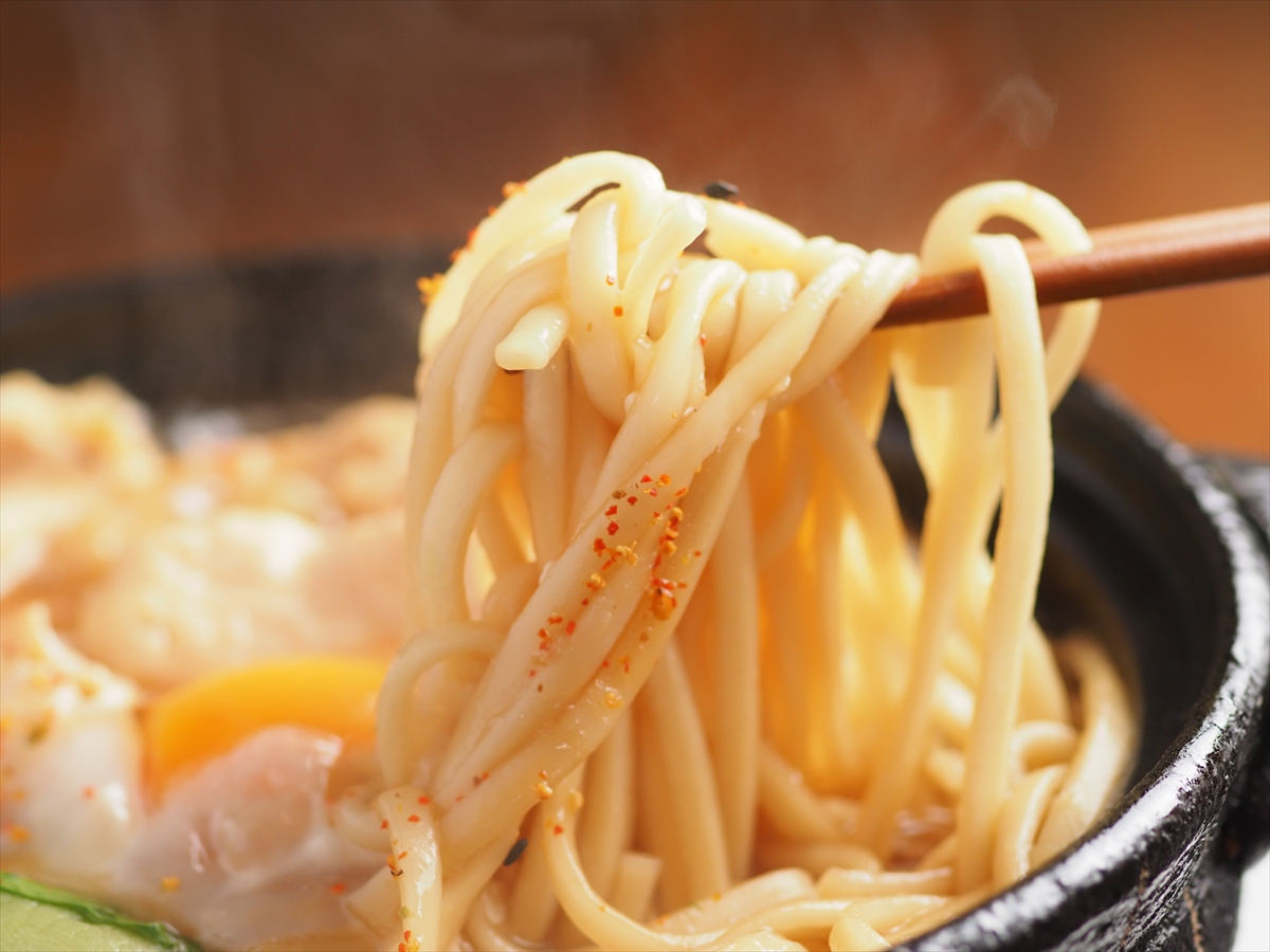 鶏すき焼き風鍋焼きうどん