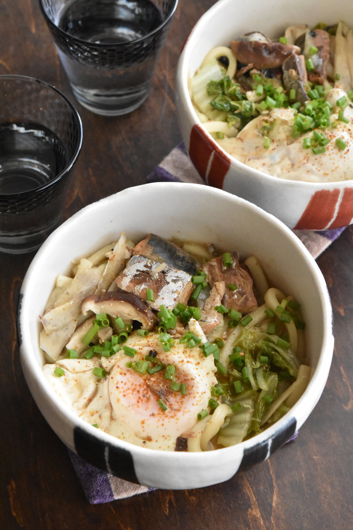 出来上がり(サバの味噌煮缶で煮込みうどん)