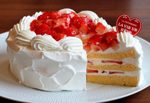冷凍【苺のショートケーキ】5号（15cm）／パティスリー ラヴィアンレーヴ