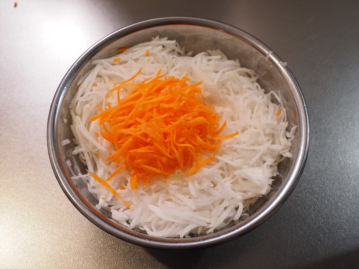 優しい味で美味しい！手羽元としりしり大根のスープ煮　大量調理で作り置き
