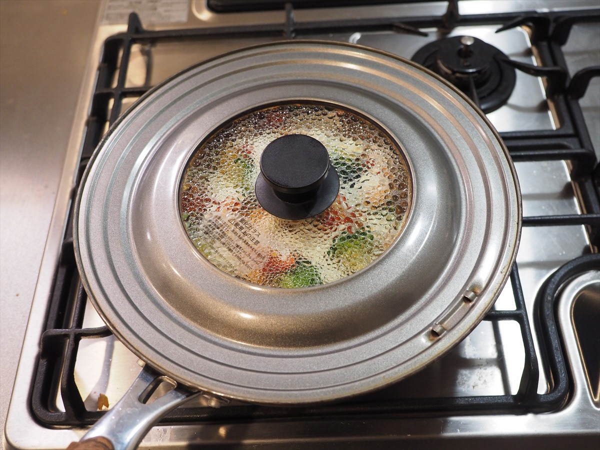 鶏むね肉とブロッコリーのパスタパエリア