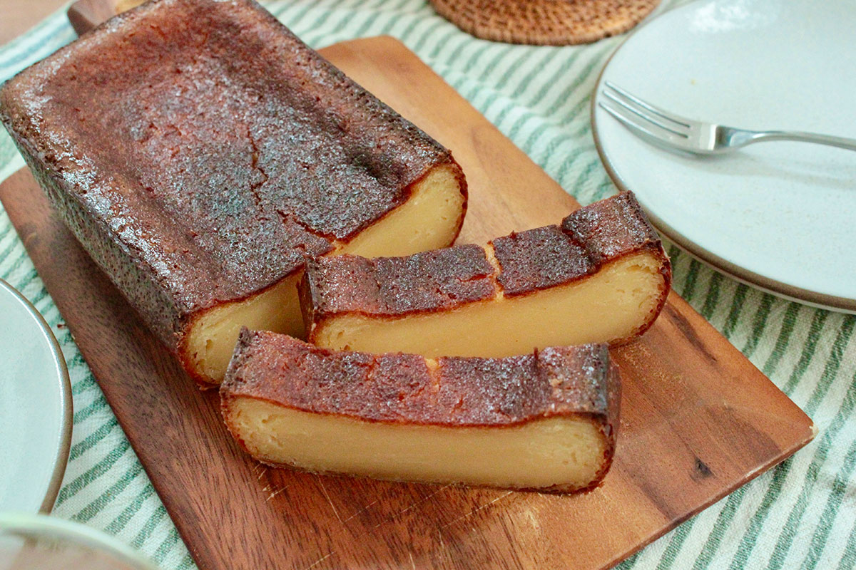 おうちで作る本格スイーツ。パウンド型で作る「カヌレ風スイーツ」の作り方