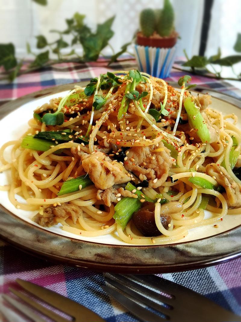 あるもので簡単に♪「豚肉×小松菜」のお手軽パスタ4選