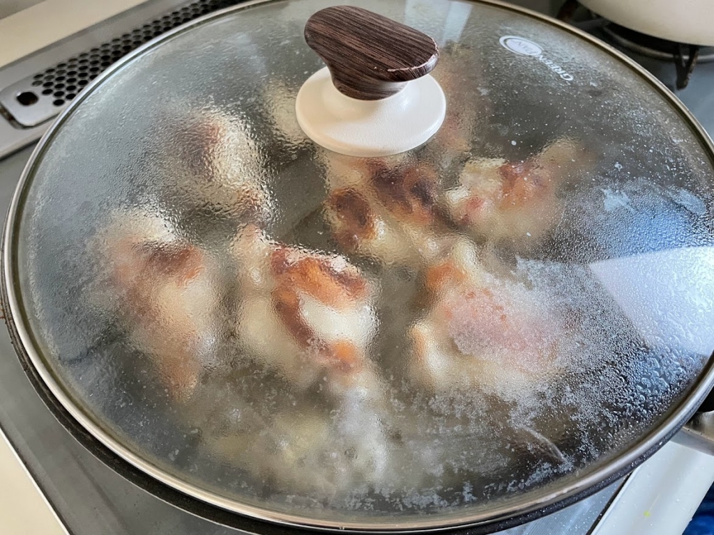 蓋をして蒸し焼き