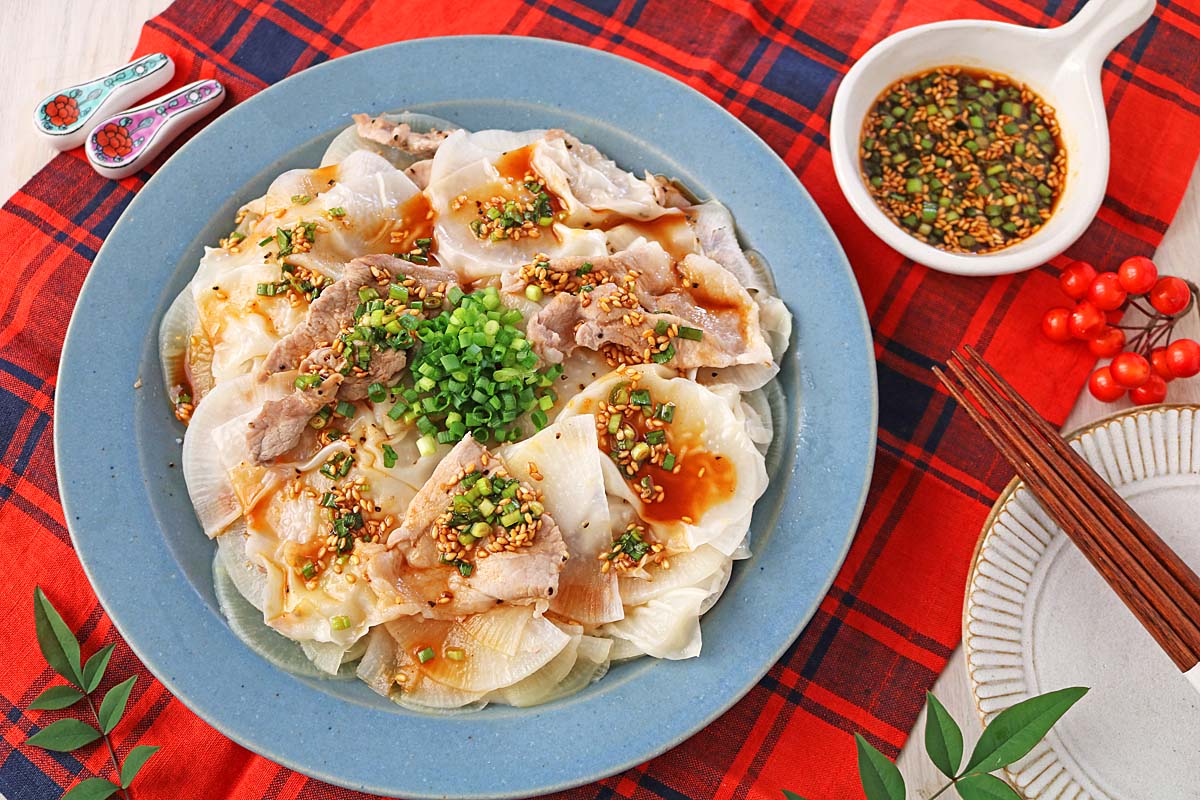 フライパンで5分蒸すだけ!「もちもち豚こまと大根の重ねシュウマイ~韓国だれ~」