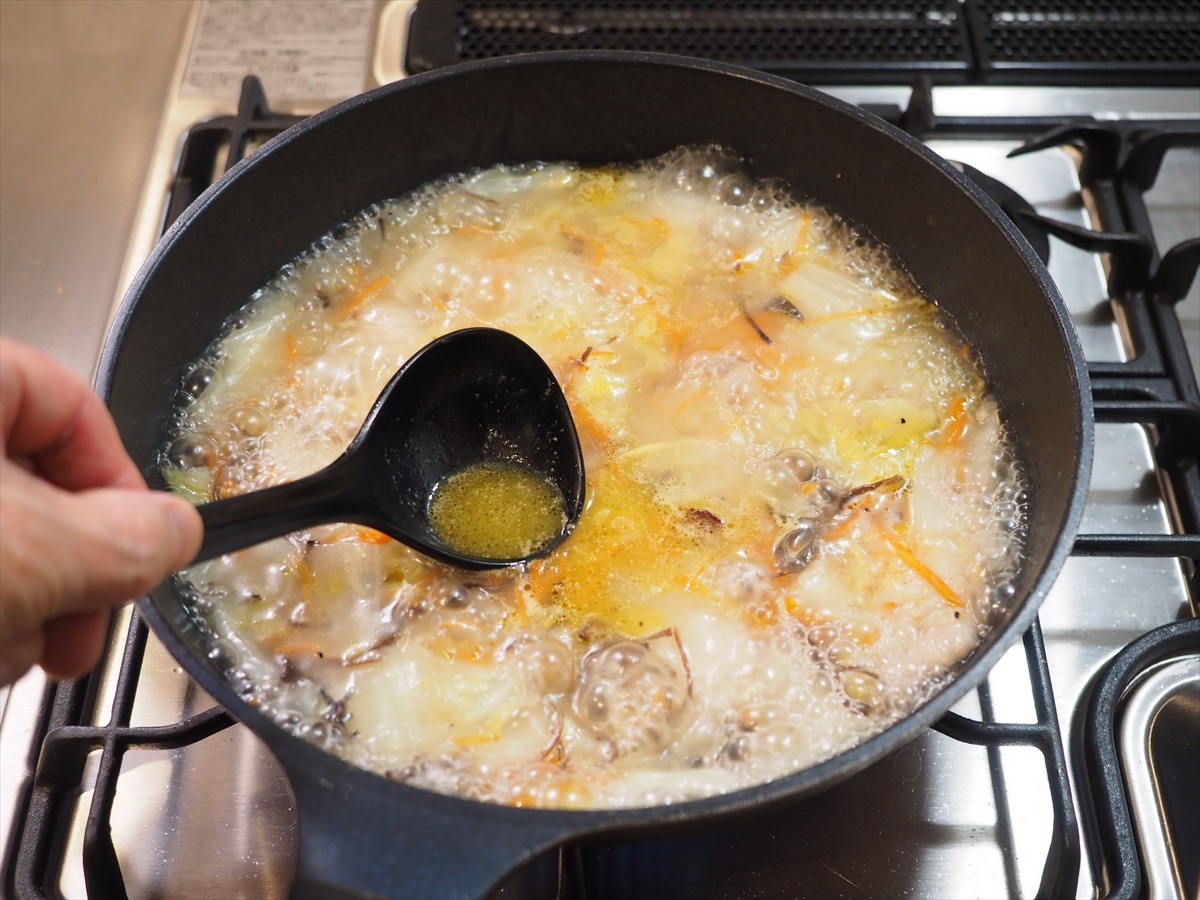 とろとろ白菜と手羽先のスープ煮