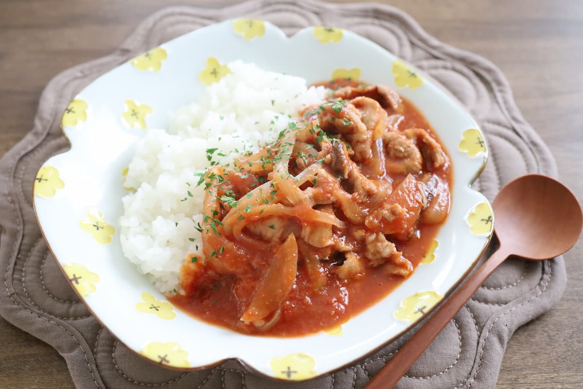 豚こまと玉ねぎのトマト煮込み