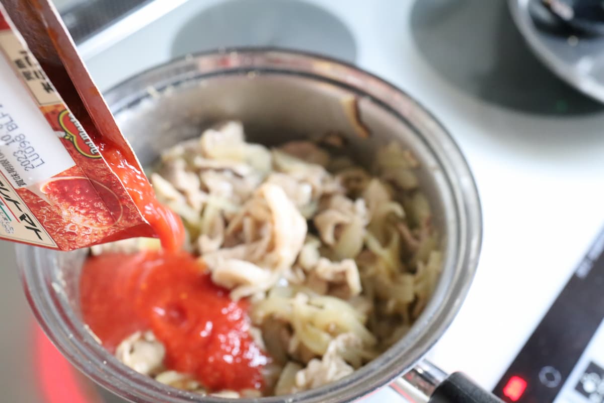 豚こまと玉ねぎのトマト煮込み