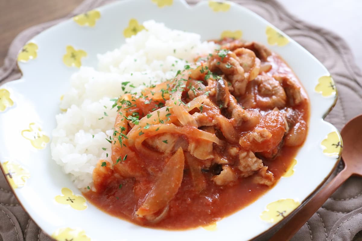 豚こまと玉ねぎのトマト煮込み