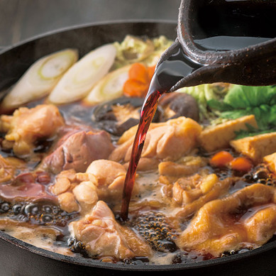 華味鳥 鶏すきセット（3～4人前）／水たき料亭 博多 華味鳥