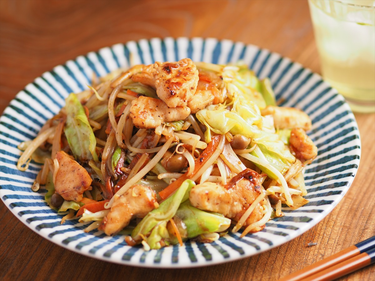 メガ盛り野菜と鶏むね肉の野菜炒め