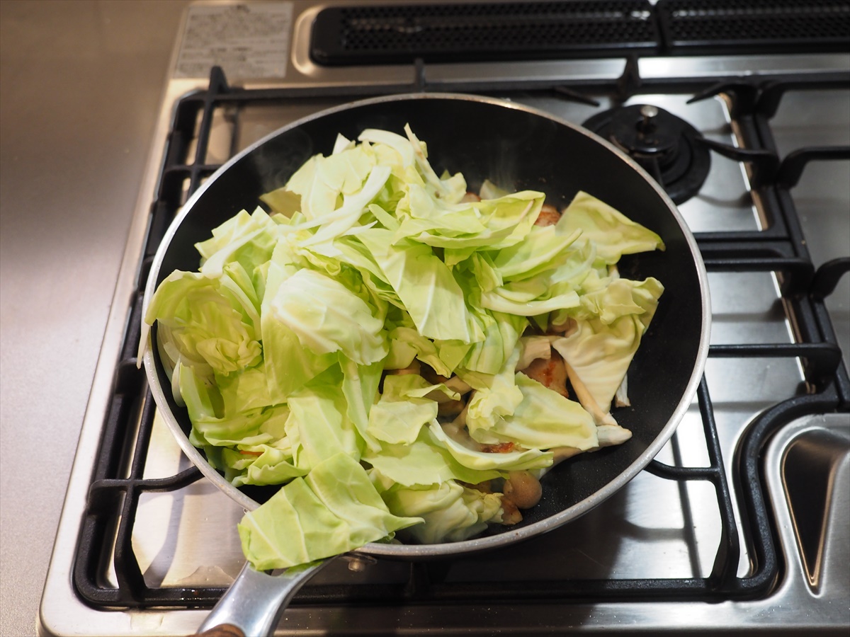メガ盛り野菜と鶏むね肉の野菜炒め