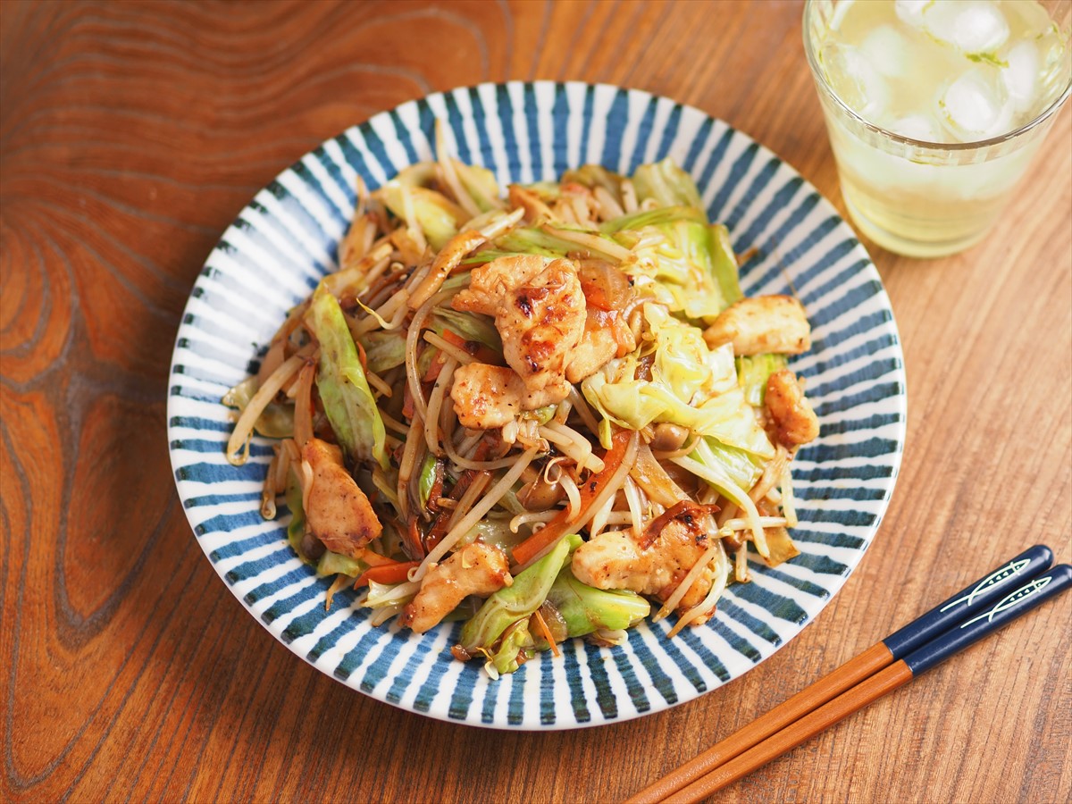 メガ盛り野菜と鶏むね肉の野菜炒め