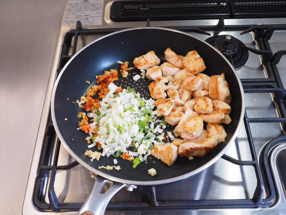 鶏むね肉の温玉麻婆丼