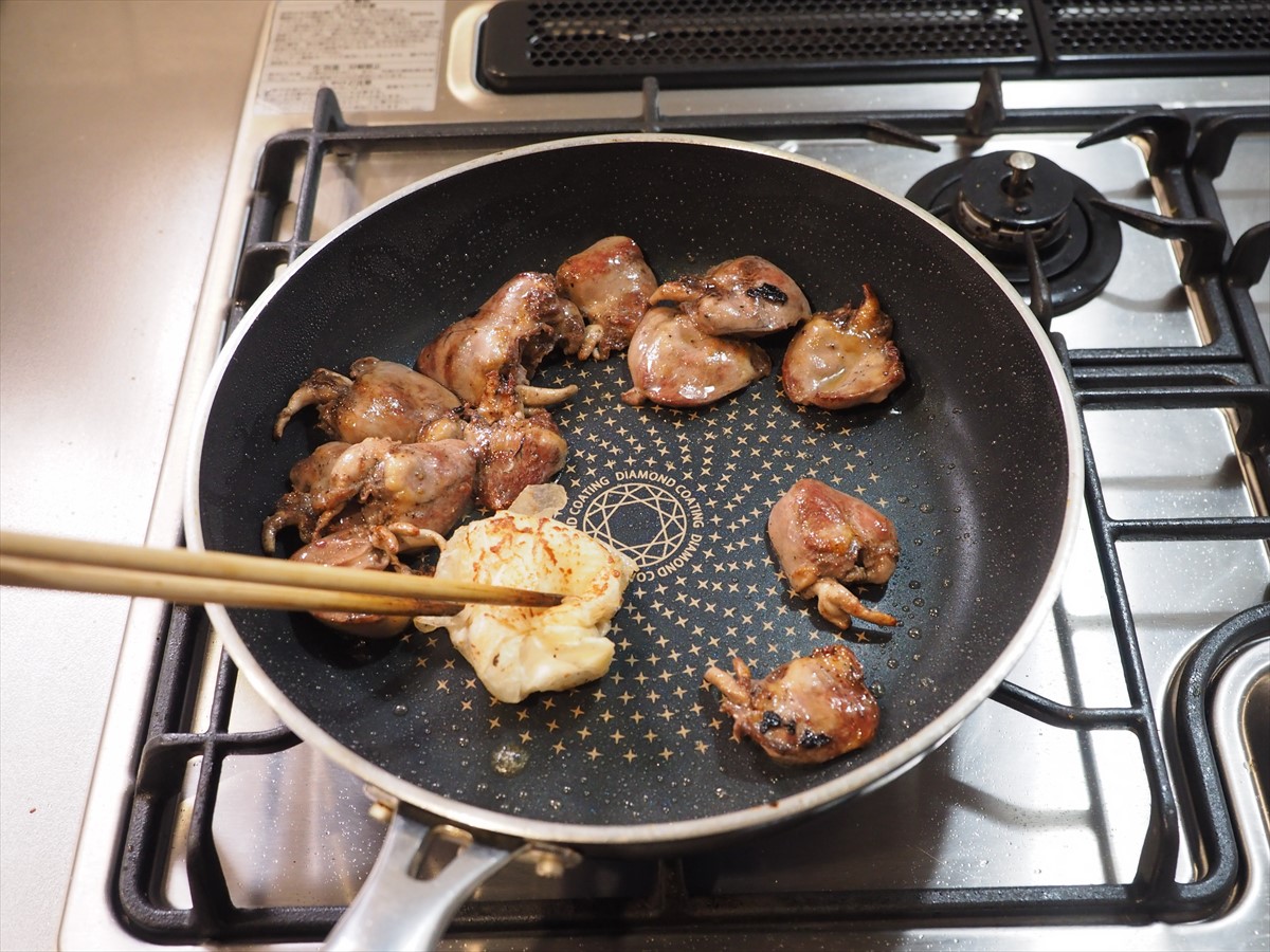 鶏ハツとブロッコリーの焼きサラダ