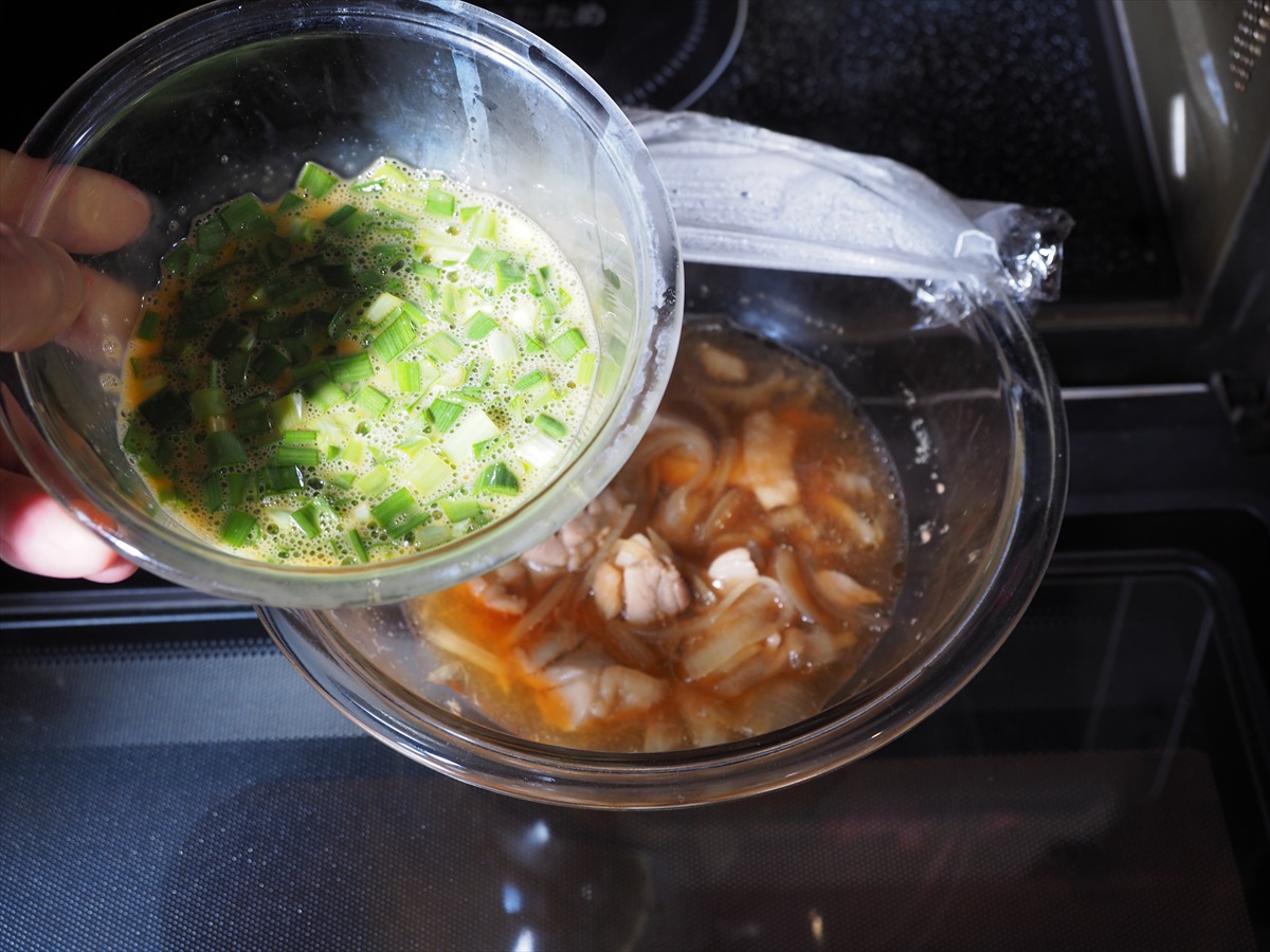 にら玉親子丼