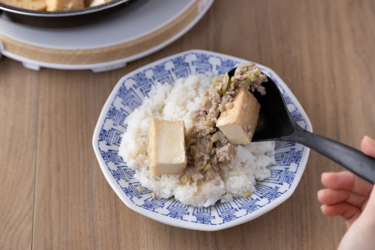 「厚揚げ麻婆丼」レシピ　もあいかすみ