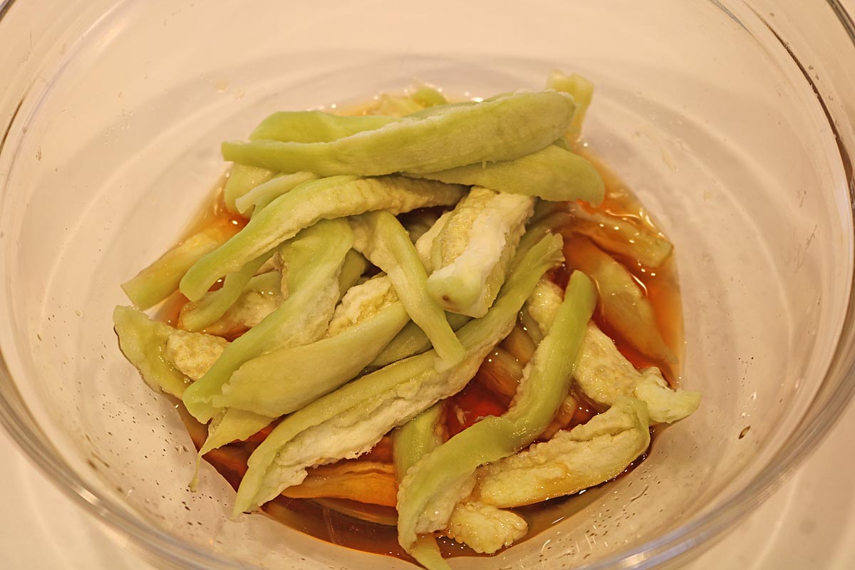 「レンジで簡単！とろとろなすの甘酢和え」レシピ　工程5