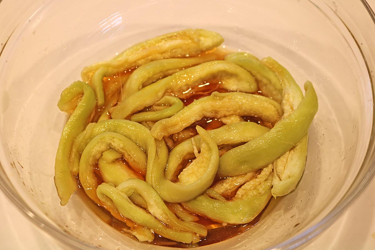 「レンジで簡単！とろとろなすの甘酢和え」完成
