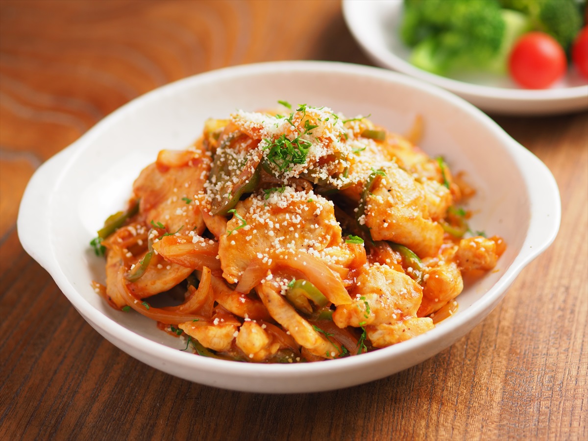 「鶏むね肉のナポリタン風炒め」レシピ